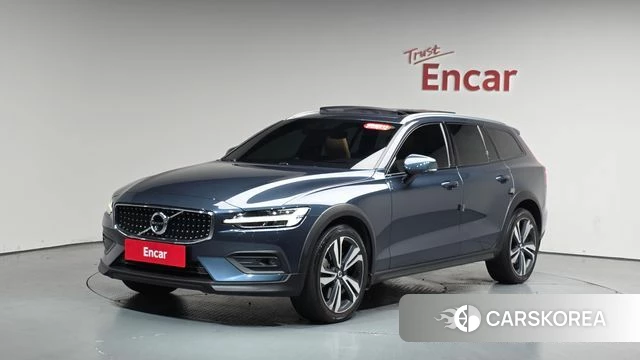 Volvo V60 Cross-Country 2nd Generation 2021 Синий из Кореи