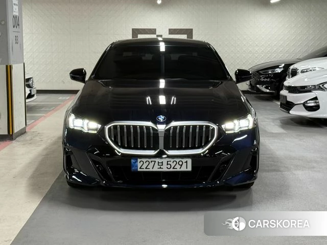 BMW 5 Series (G60) 2024 Черный из Кореи