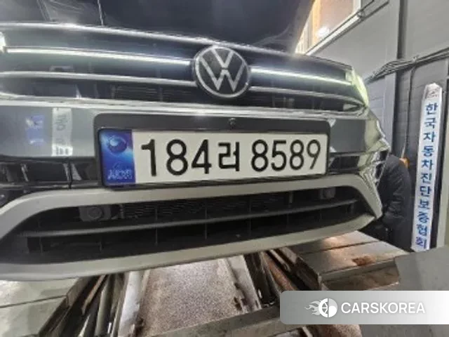Volkswagen Tiguan Allspace 2023 Серый из Кореи