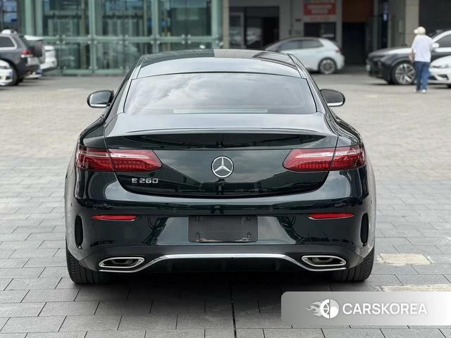 Mercedes-Benz E-class (imported) 2023 Зеленый из Китая