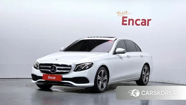 Mercedes-Benz E-Class W213 2018 Белый из Кореи