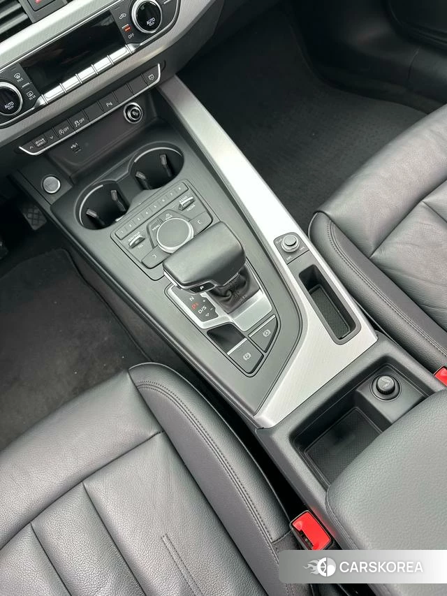 Audi A5 2018 Темно-серый из Китая