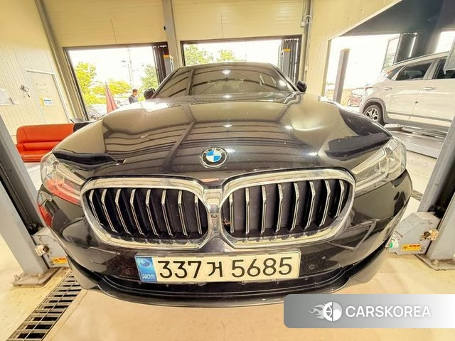 BMW 5 Series (G30) 2021 Черный из Кореи