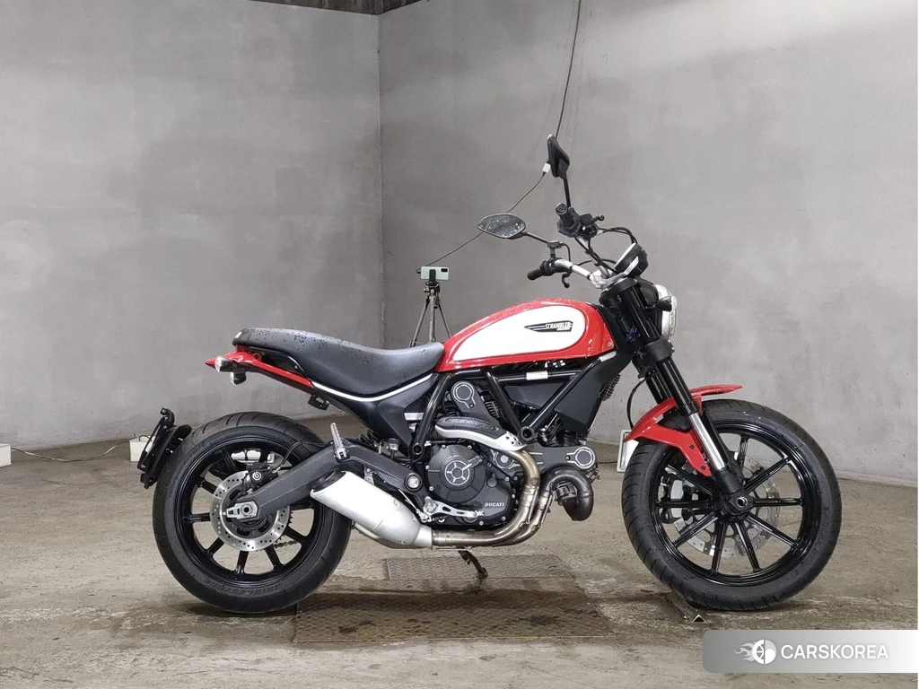Проданный Ducati SCRAMBLER ICON 2015 из Японии