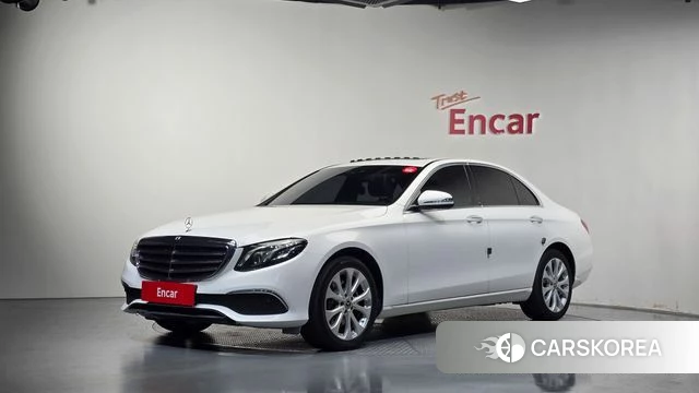 Mercedes-Benz E-Class W213 2018 Белый из Кореи