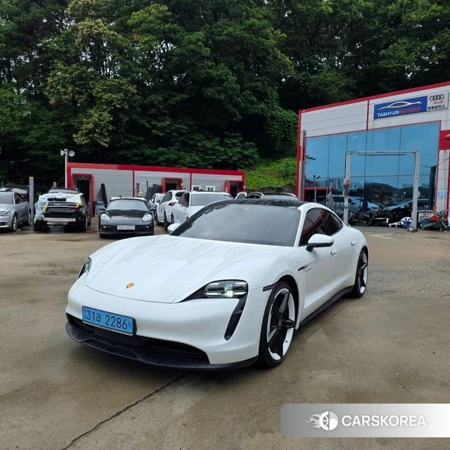 Porsche Taycan 2022 Белый из Кореи