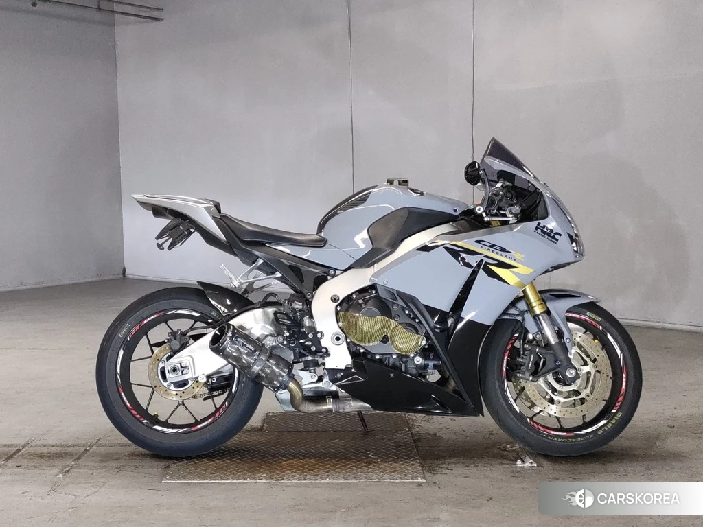 Проданный Honda CBR1000RR 2013 из Японии
