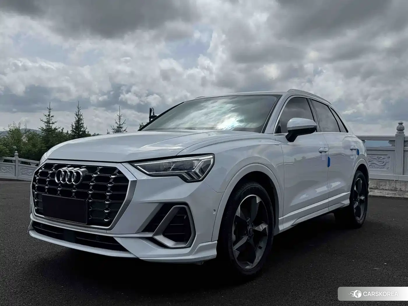Audi Q3 2021 Белый из Китая