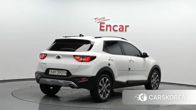Kia Stonic 2018 Белый из Кореи
