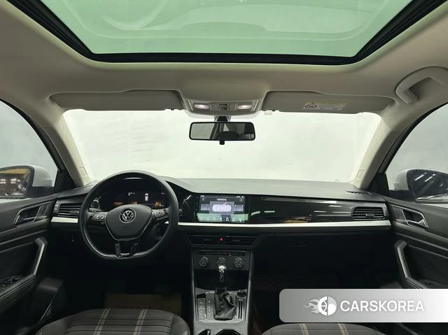 Volkswagen Lavida 2022 Белый из Китая