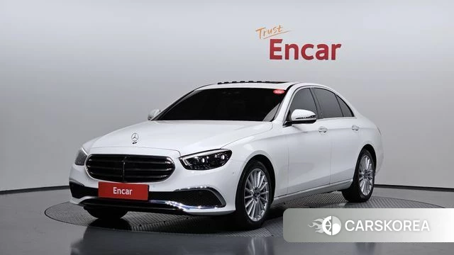 Mercedes-Benz E-Class W213 2021 Белый из Кореи