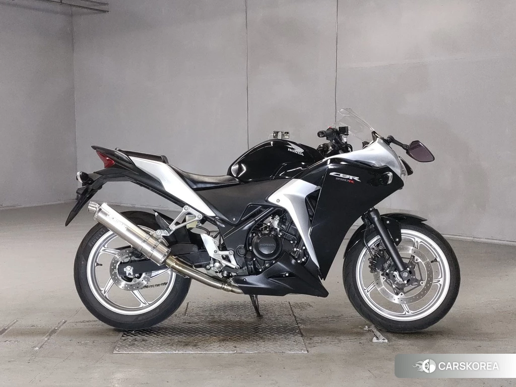 Проданный Honda CBR250R 2011 из Японии