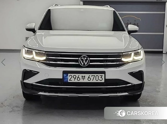 Volkswagen Tiguan second Generation 2022 Белый из Кореи