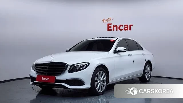 Mercedes-Benz E-Class W213 2018 Белый из Кореи