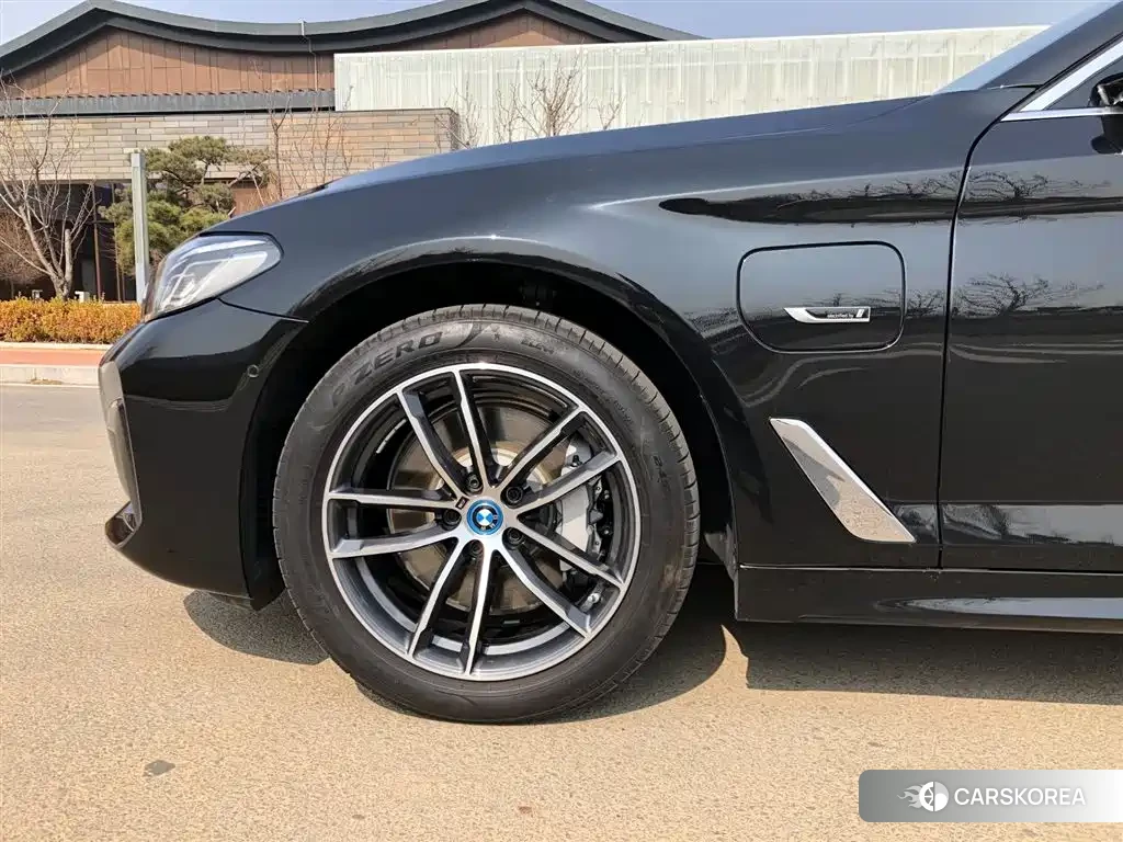 BMW 5 Series New Energy 2024 Черный из Китая