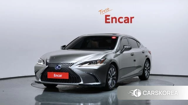 Lexus ES300h 7th generation 2019 Жемчужный цвет из Кореи