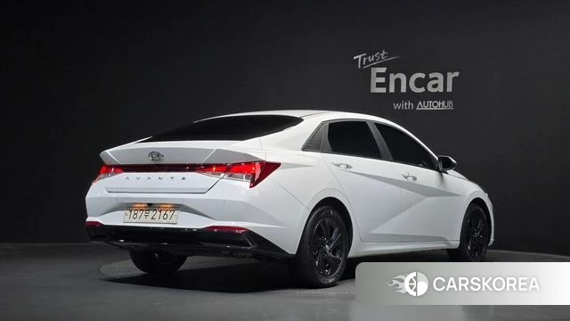 Hyundai Avante Hybrid (CN7) 2022 Белый из Кореи