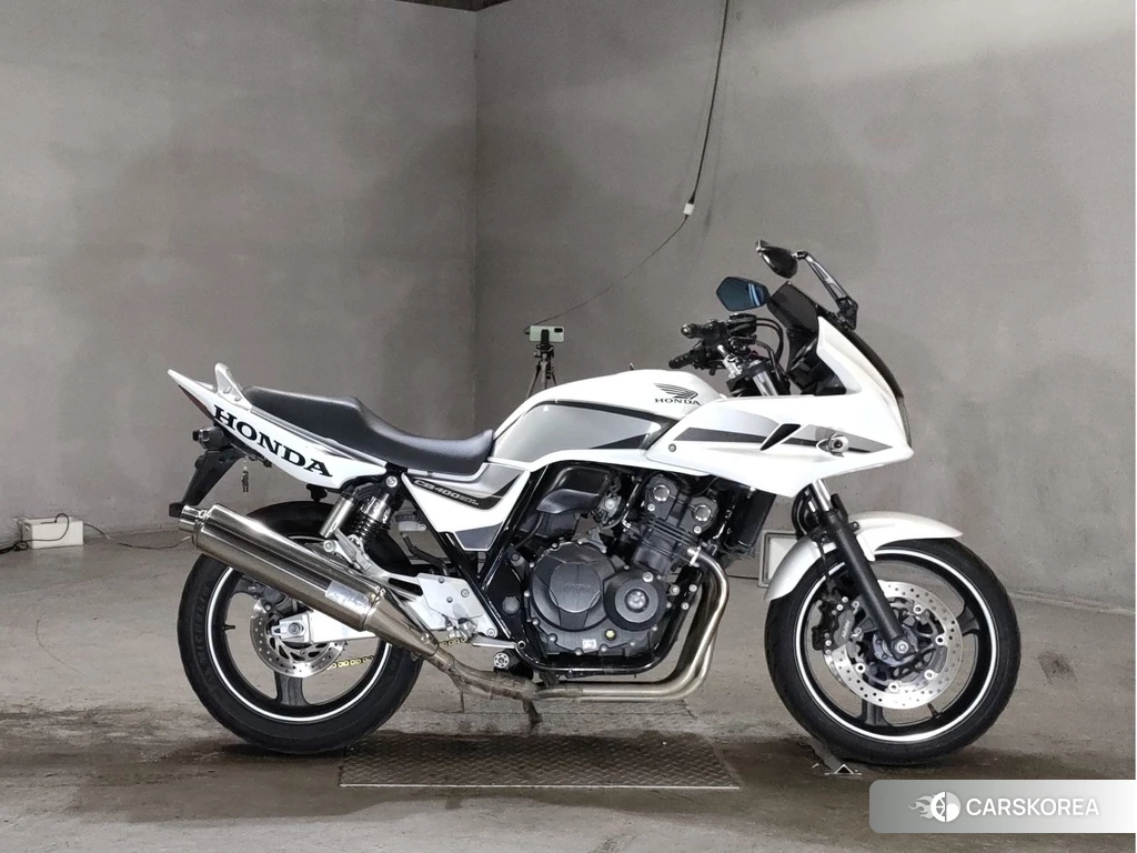Проданный Honda CB400SF BOLDOR 2010 из Японии