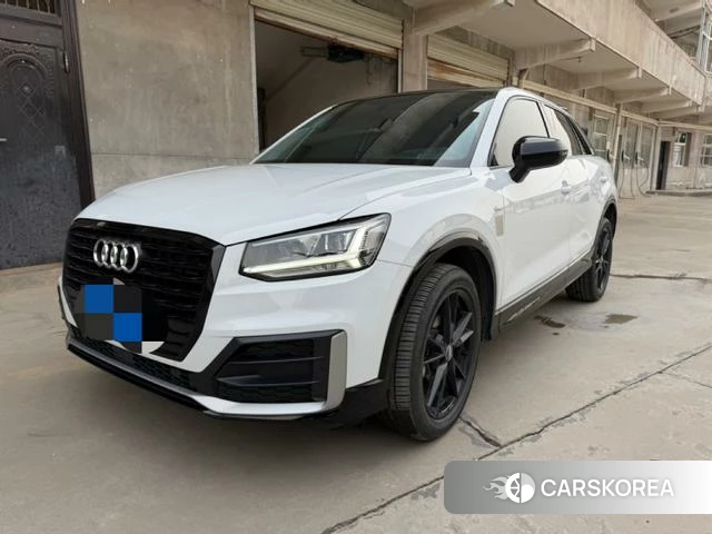 Audi Q2L 2021 Белый из Китая