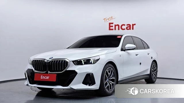BMW 5 Series (G60) 2025 Белый из Кореи