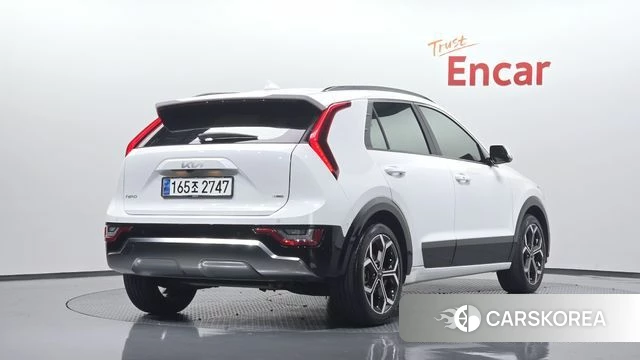 Kia Di Ol Nu Niro 2024 Белый из Кореи