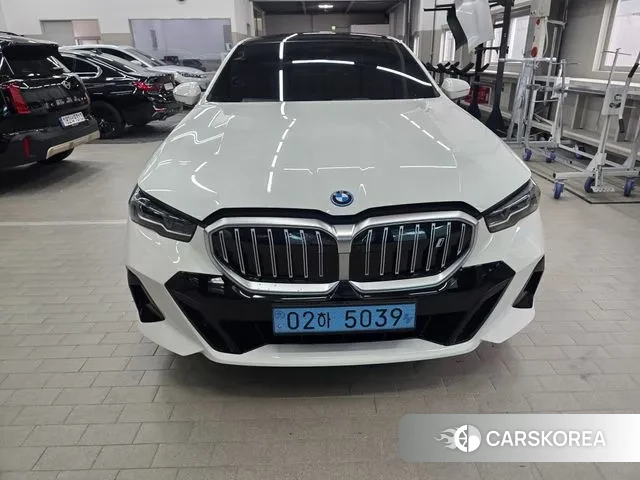 BMW i5 (G60) 2024 Белый из Кореи