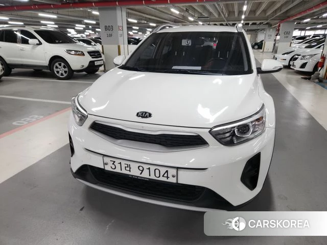 Kia Stonic 2018 Белый из Кореи