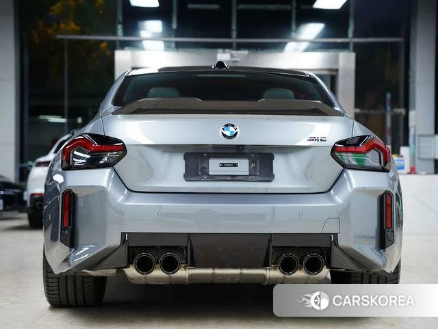 BMW M2 2026 Серебристо-серый из Китая