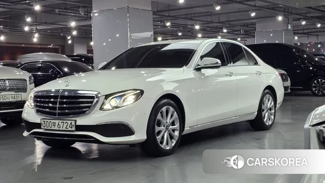 Mercedes-Benz E-Class W213 2019 Белый из Кореи