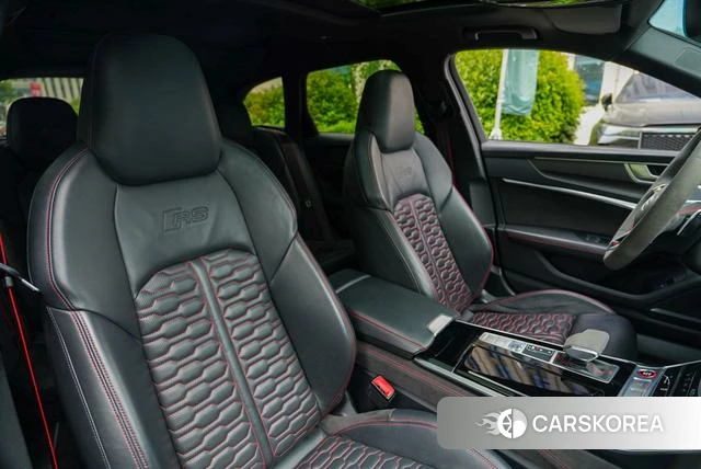 Audi RS 6 2021 Серебристо-серый из Китая