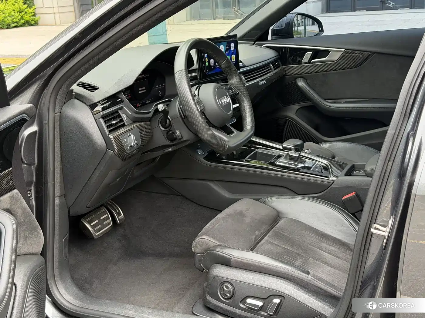 Audi A4L 2024 Silver/gray из Китая