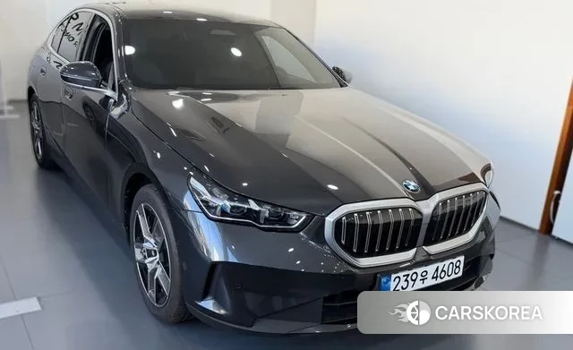 BMW 5 Series (G60) 2024 Серый из Кореи