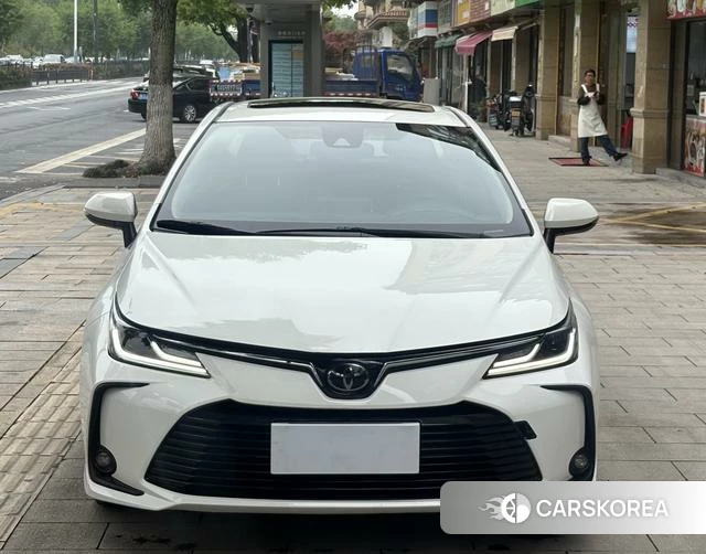 Toyota Corolla 2021 Белый из Китая