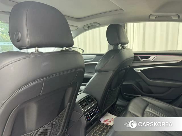 Audi A7 2022 Белый из Китая