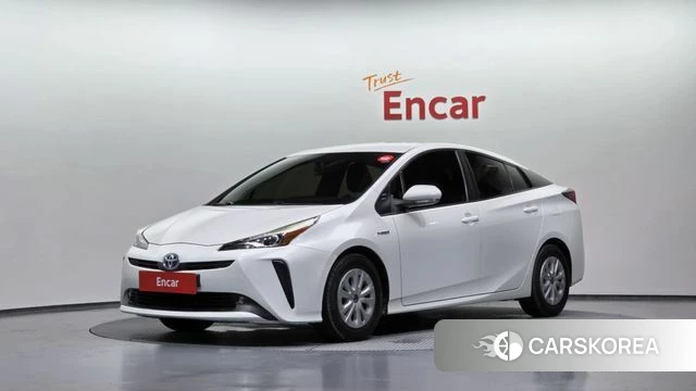 Toyota Prius 4th Generation 2019 Белый из Кореи