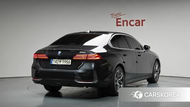 BMW 5 Series (G60) 2024 Серый из Кореи