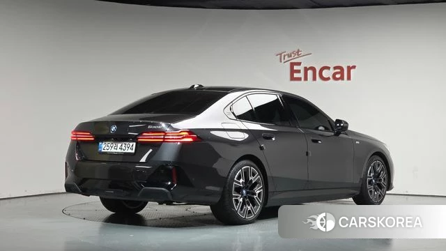 BMW 5 Series (G60) 2025 Черный из Кореи