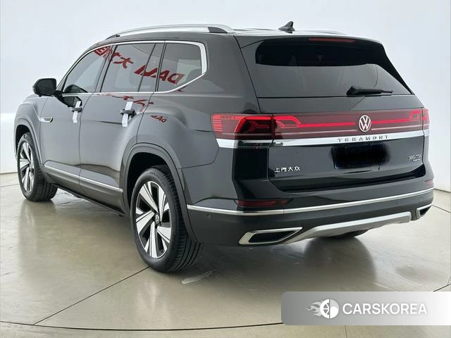 Volkswagen Tourang 2023 Черный из Китая