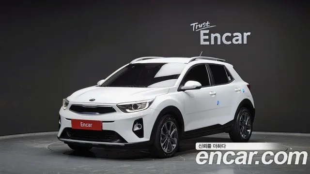 Kia Stonic 2018 Белый из Кореи