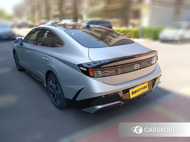Hyundai Sonata 2024 Серебристо-серый из Китая