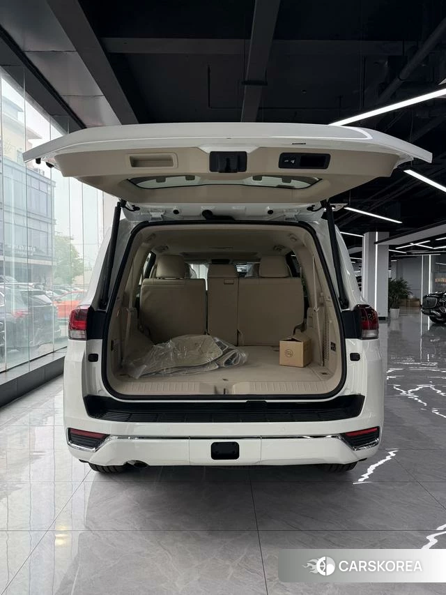 Toyota Land Cruiser (imported) 2025 Белый из Китая