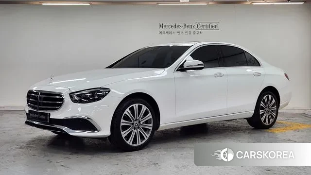Mercedes-Benz E-Class W213 2023 Белый из Кореи
