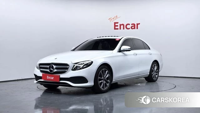 Mercedes-Benz E-Class W213 2018 Белый из Кореи