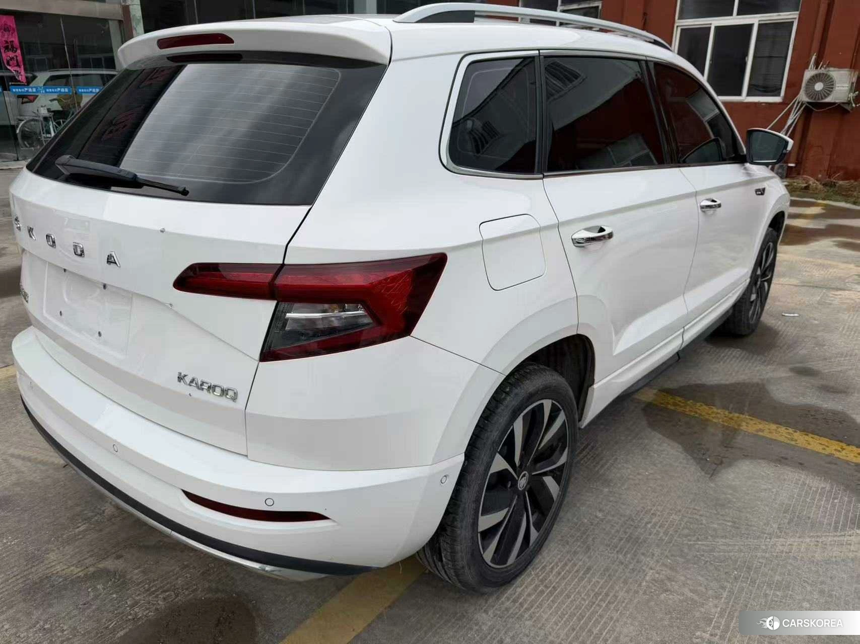 Skoda Krok 2022 Белый из Китая