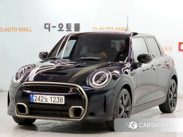 Mini Cooper 2023 Черный из Кореи