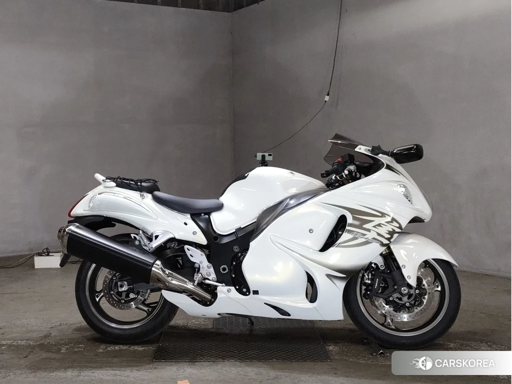 Проданный Suzuki GSX1300R HAYABUSA 2011 из Японии, фото 2