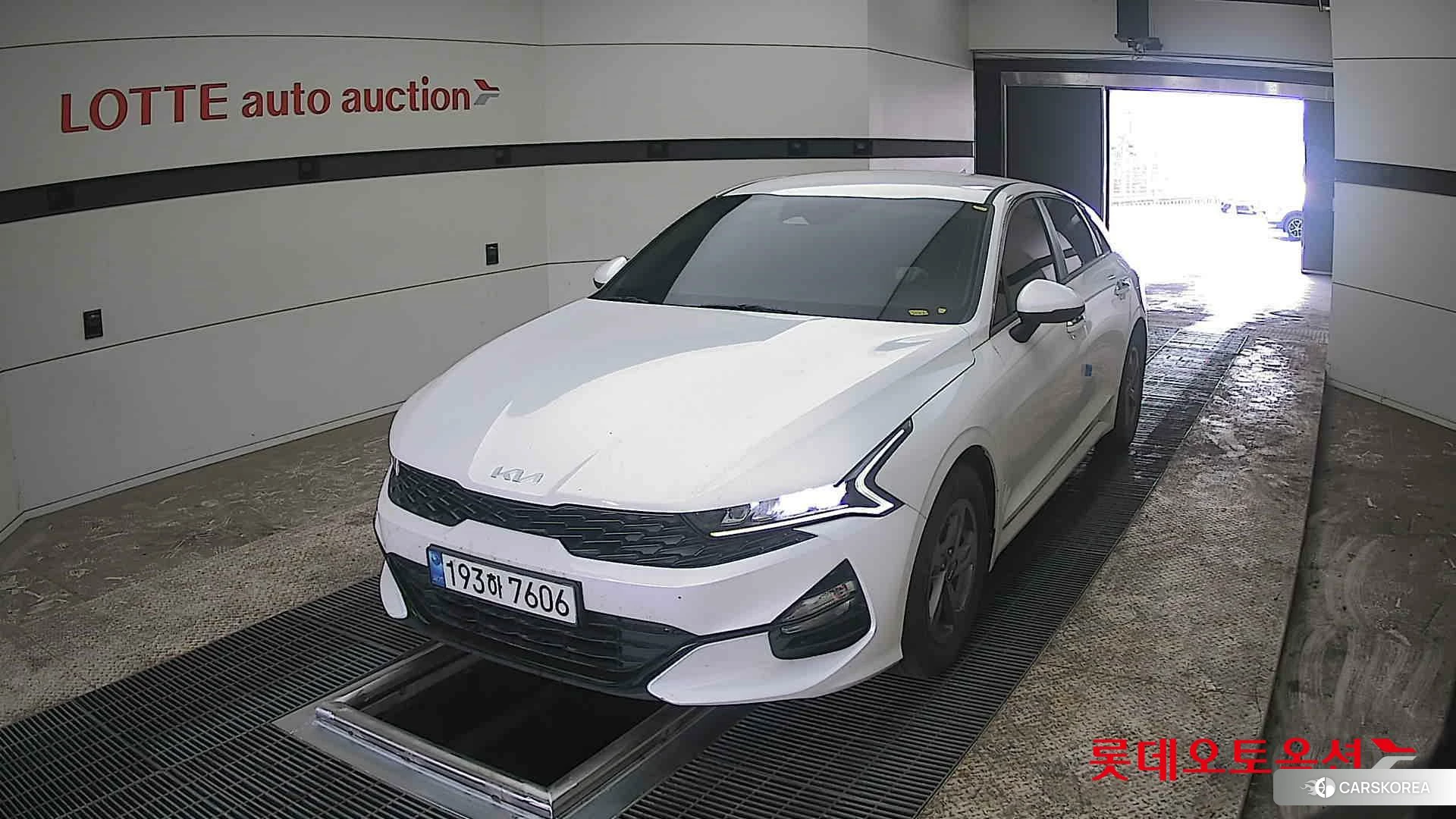 Kia K5 2022 Snow White Pearl (optional) из Кореи