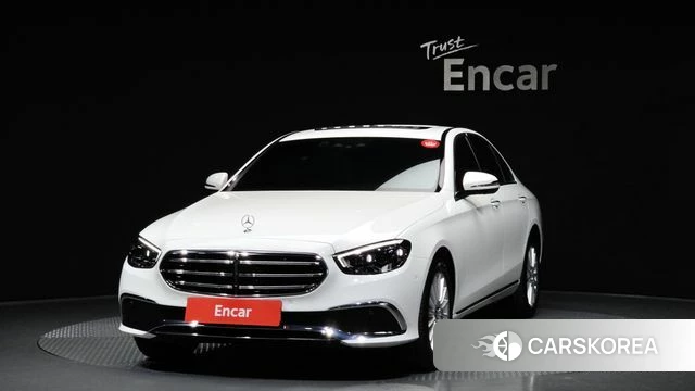 Mercedes-Benz E-Class W213 2023 Белый из Кореи