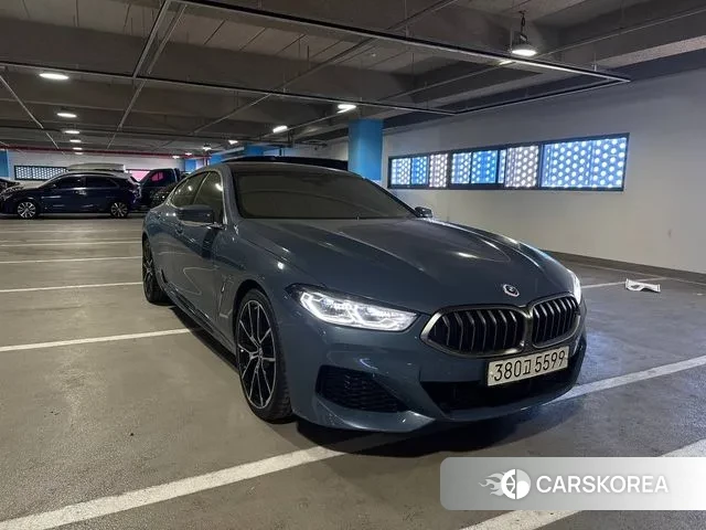 BMW 8 Series (G15) 2021 Небесно-голубой из Кореи