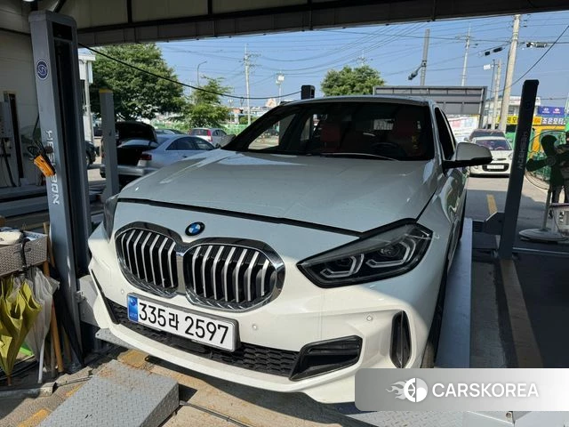 BMW 1 Series (F40) 2021 Белый из Кореи